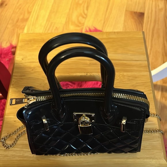 Black rubber/plastic mini bag with crossbody chain - Picture 8 of 10